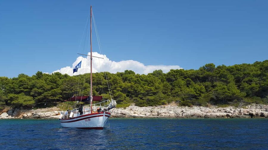 Hvar: Pakleni Islands Sailing Tour with Brunch - Key points at a glance