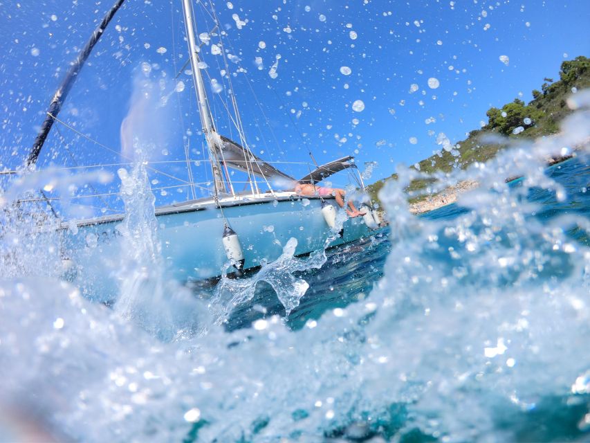 Hvar: Private Sailing Boat Trip with Swimming and Snorkeling - Comfort on a restored 2023 boat