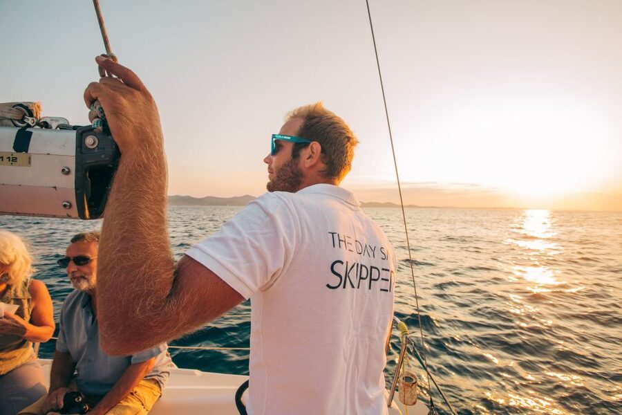 Hvar: Romantic Sunset Sailing Experience On A Comfort Yacht - Shared yacht or private sailing?