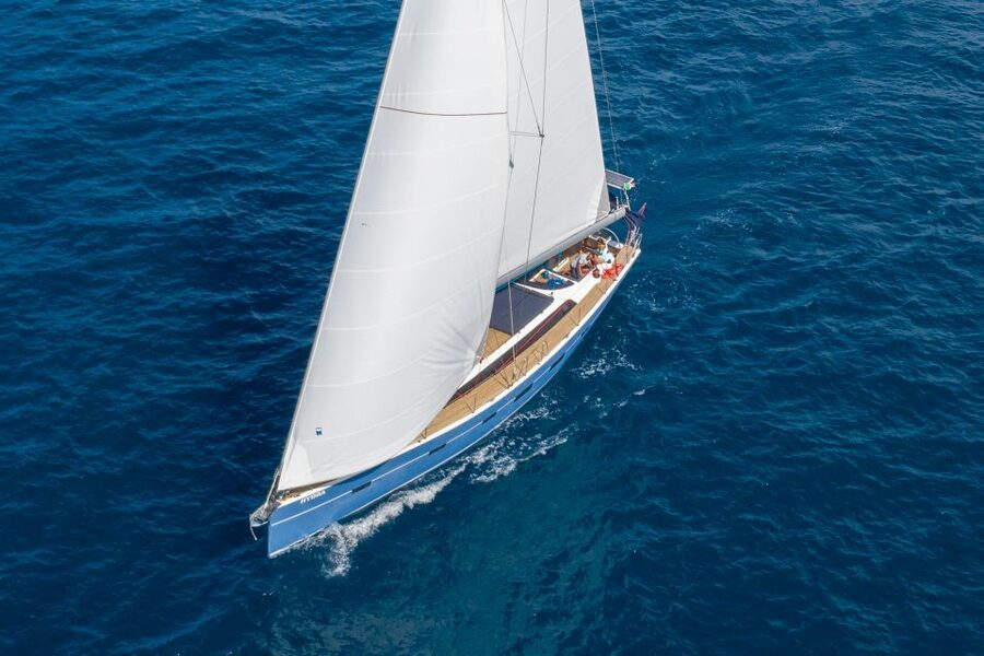 Hydra Sailing Experience Palermo - Sailing along the Sicilian coast
