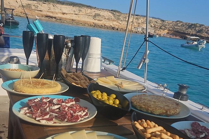 Ibiza: Private Sailboat with Tapas, Open Bar & Music - How the Price Works for Different Group Sizes