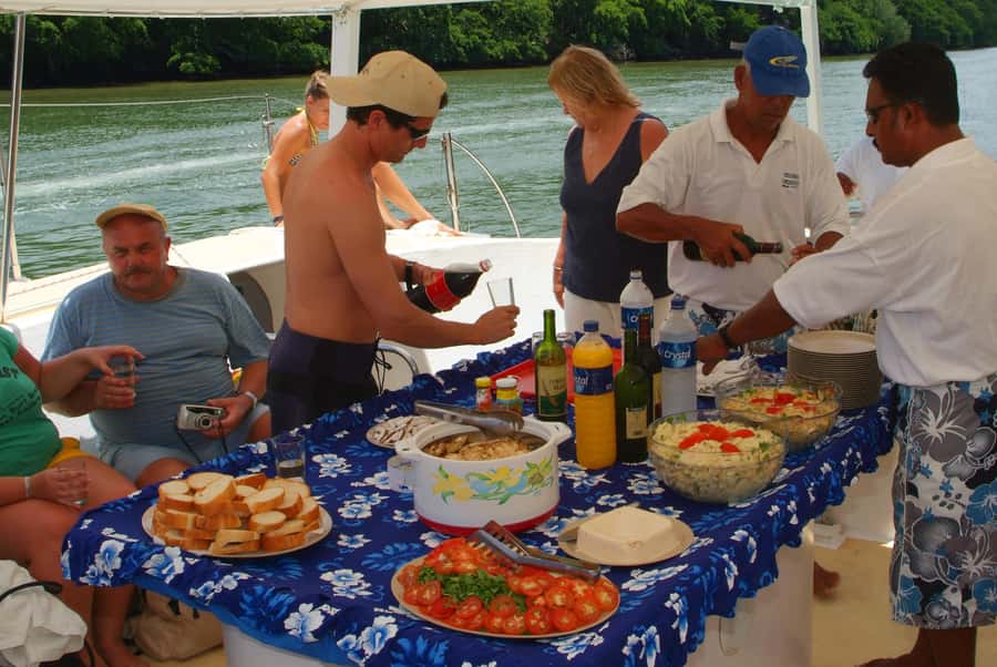 Ile Aux Cerfs Catamaran Cruise sailing from Mahebourg - From Pointe Jérôme to a full day at sea
