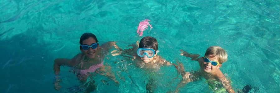 Ile Aux Cerfs Catamaran Cruise sailing from Mahebourg - Lunch, snacks, and the human side of the trip