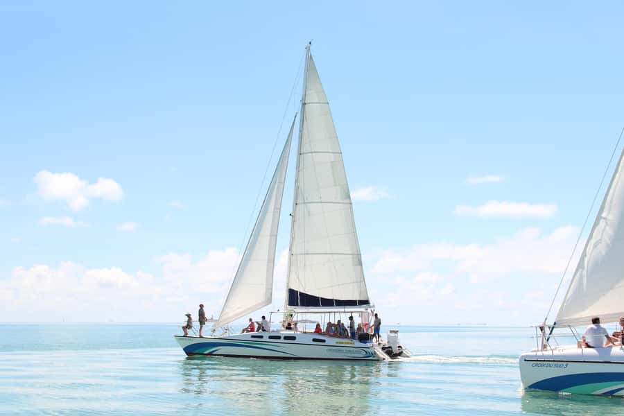 Ile Aux Cerfs Catamaran Cruise sailing from Mahebourg - What the crew and guide service are like