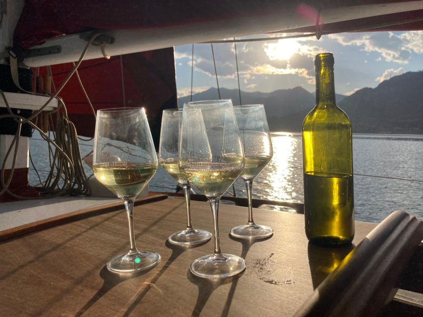 Iseo Lake: tours on a historic sailboat - Swimming, music, and hands-on sailing