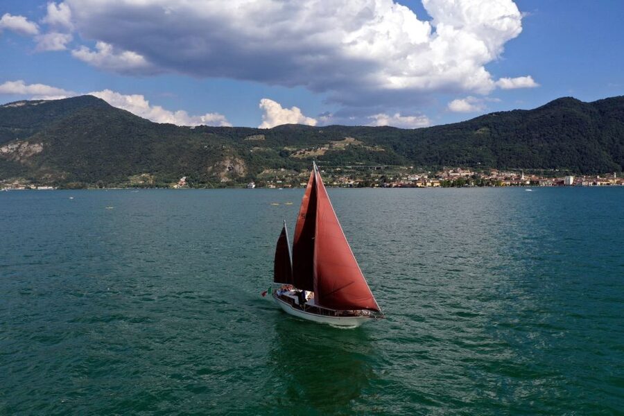 Iseo Lake: tours on a historic sailboat - Adding an Italian aperitif