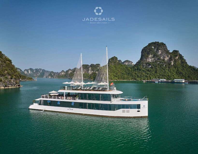 Jade Sails: The most luxurious day cruise explore Lan Ha Bay - Lunch first, with a view from the open deck