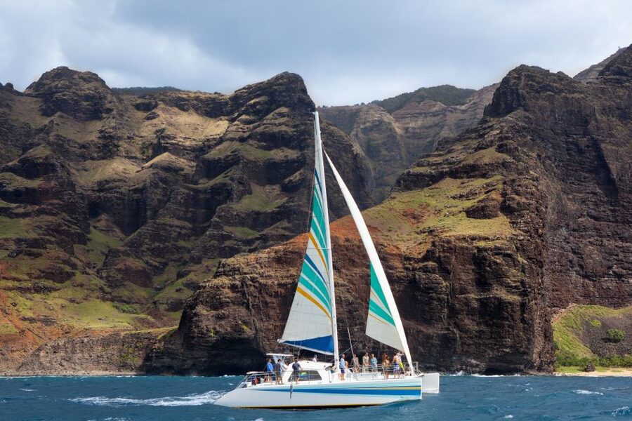 Kauai: Napali Coast Sail & Snorkel Tour from Port Allen - When the boat sails instead of cruising