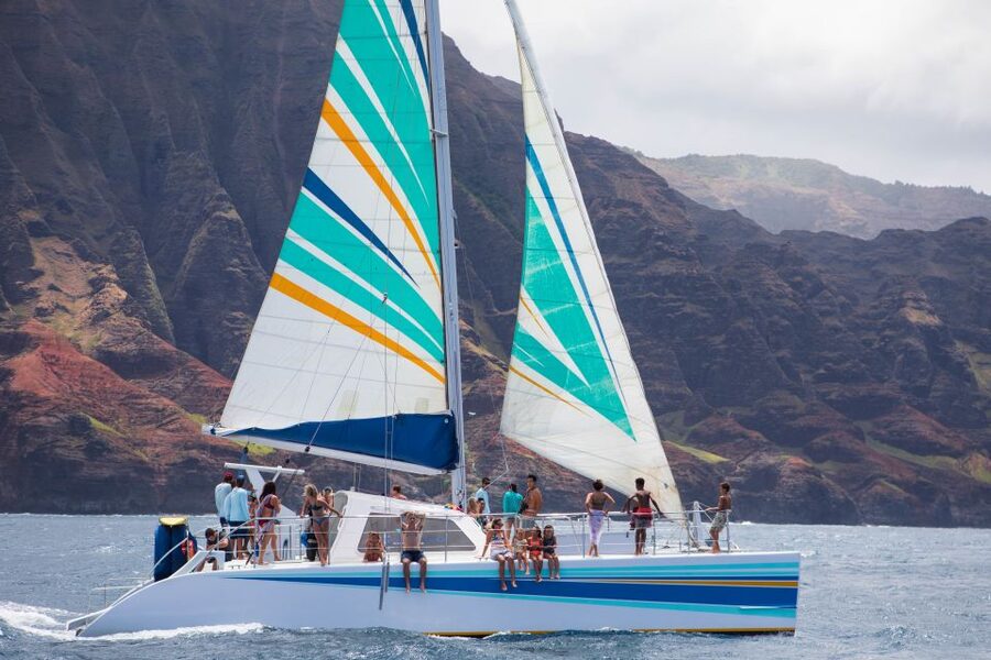 Kauai: Napali Coast Sail & Snorkel Tour from Port Allen - Reading the 4,000-foot cliffs from offshore