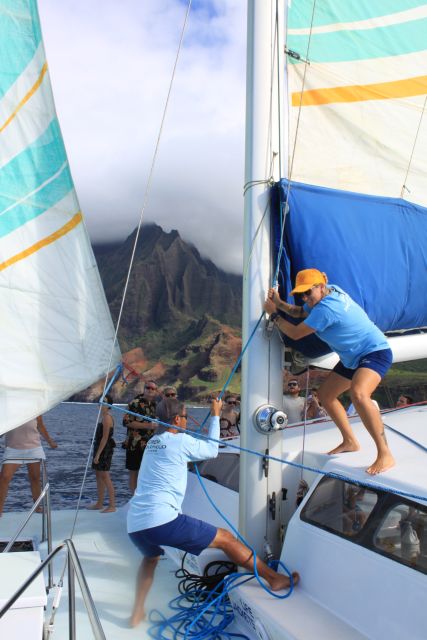Kauai: Napali Coast Sunset Sailboat Tour with Dinner - Who will enjoy this cruise most?