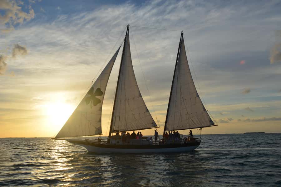 Key West's Schooner Appledore Star Champagne Sunset Sail - The drink service: champagne, sangria, and more