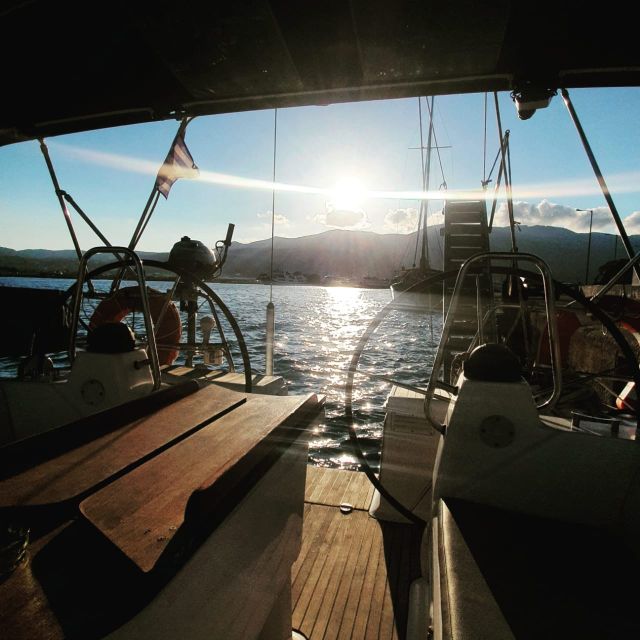 Kissamos: Sailing Cruise to Balos & Gramvousa with Lunch - The 1.5-hour sail toward Balos