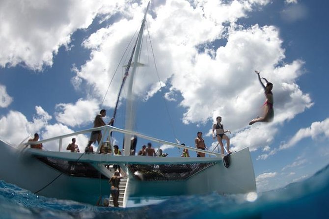 Kona Luxury Catamaran Yacht Snorkel & Sail - Lunch, Drinks, and the Onboard Routine