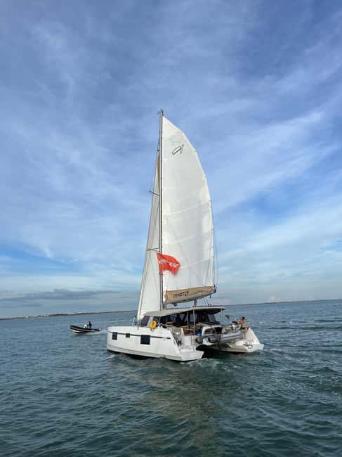 La Flotte, Ile de Ré: Sailing Catamaran Cruise - Following the Baie de Loix