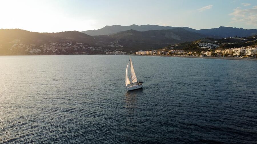 La Herradura-Maro-Nerja: Sailing at Sunset - Who will enjoy this sailing trip most?
