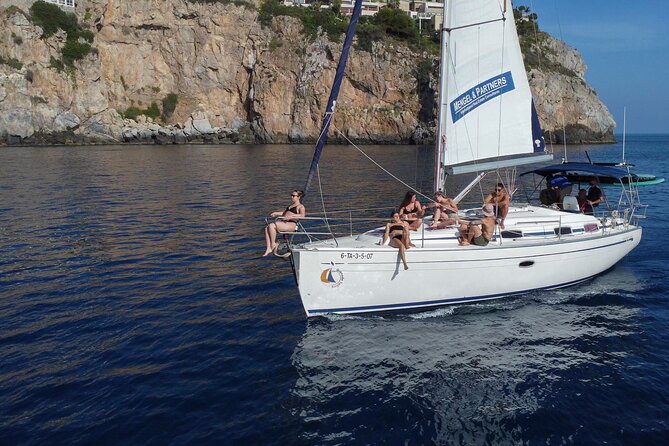 La Herradura: Sailboat with a view of dolphins-Shared - At a glance