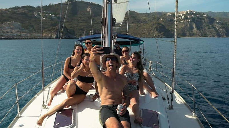 La Herradura: Sailing with a view of dolphins - Dolphin watching without false promises