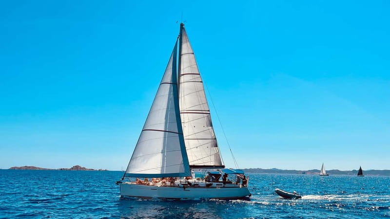 La Maddalena Arcipelago: Sailing boat tour with lunch - The crew makes the difference