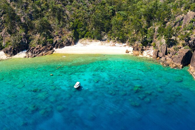Lady Enid Sailing to Hook Island Cultural Site & Snorkelling - Nara Inlet and the Ngaro Cultural Site
