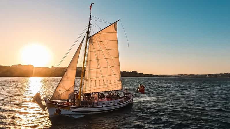 Lagos: Sunset Sail aboard a Traditional Boat with Prosecco - The sail, the music, and the changing mood