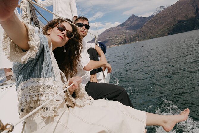 Lake Como Sailing Boat Group Tour Aperitivo & Prosecco Included - The quiet cove and the chance to swim