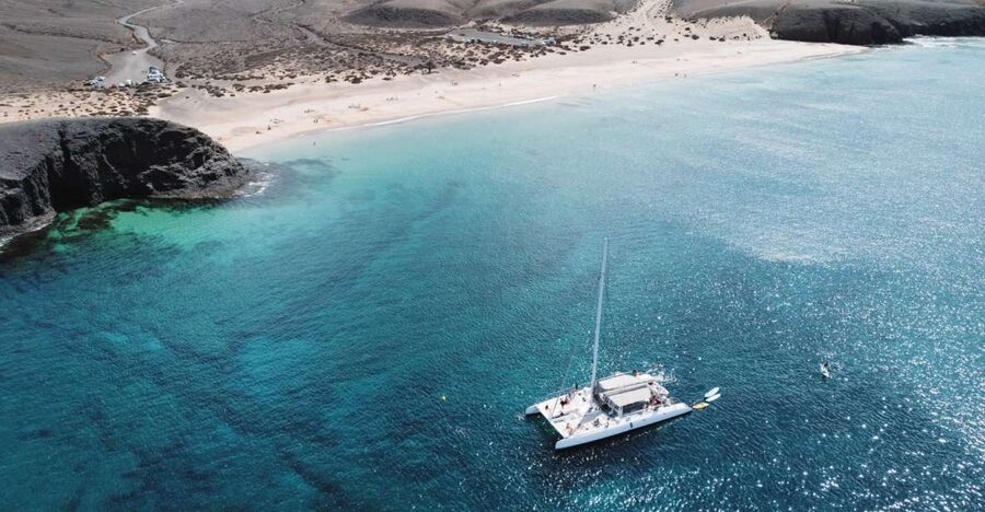 Lanzarote: Luxury Sailing Excursions to Papagayo - Setting out from Puerto Calero