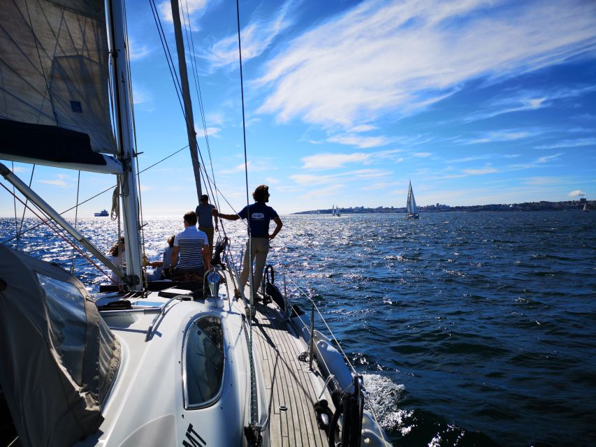 Lisbon: 2-Hour Sailing Yacht Cruise & Guided Tour w/2 drinks - Meeting beside the Discoveries Monument