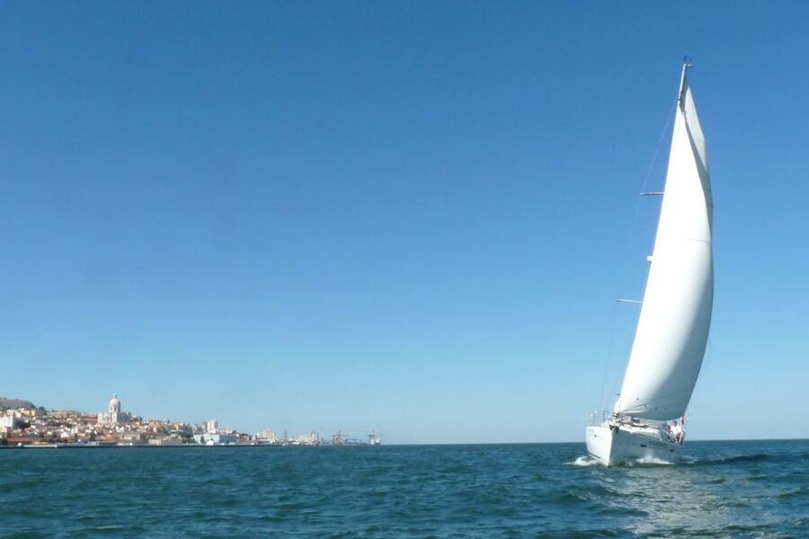 Lisbon 2-Hour Tagus River Sailing Cruise - Two hours between Belém Tower and Alfama