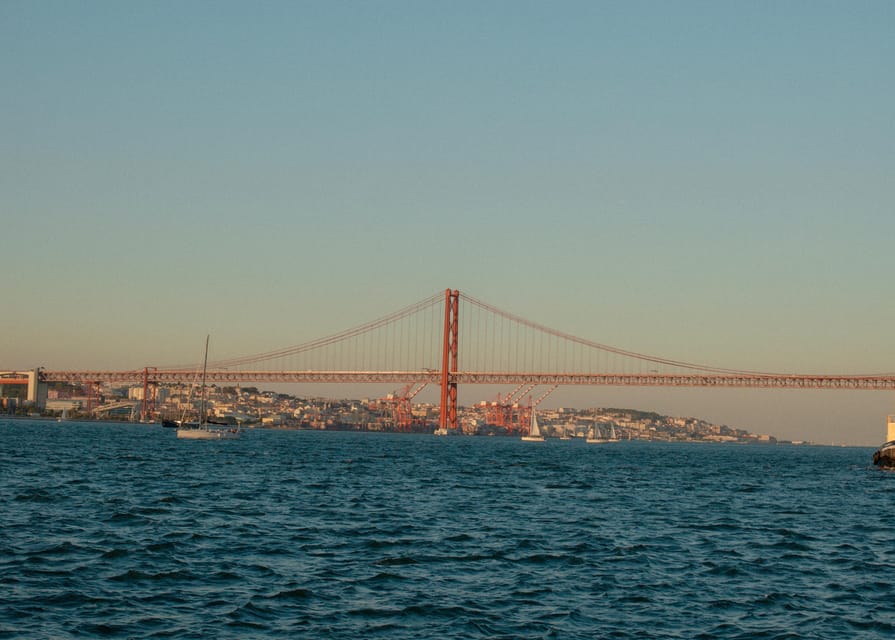 Lisbon 2 Hours Sailing Day Tour and Cruise With Drinks - Cristo Rei and the south bank