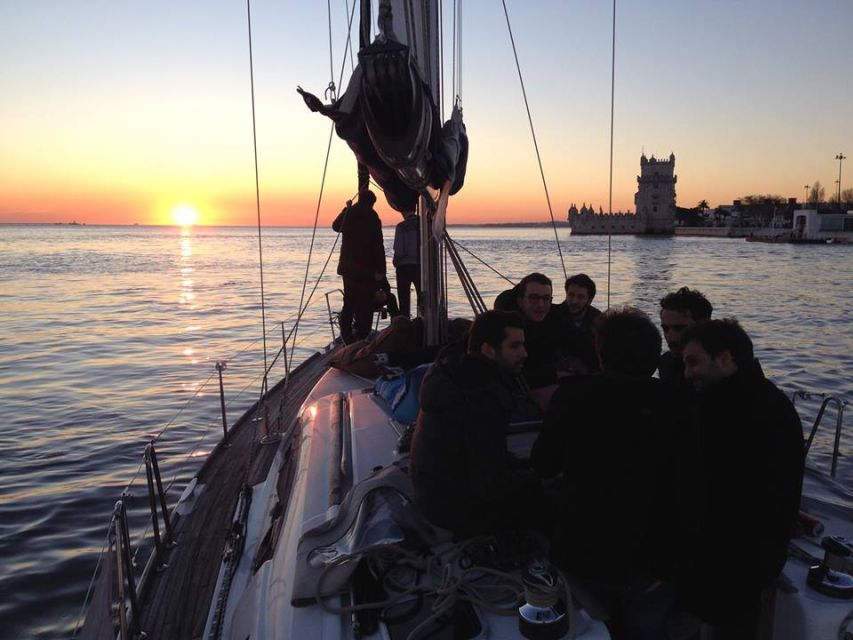 Lisbon 2H Private Tour by SAILBOAT / SAIL or POWER CATAMARAN - Who will enjoy this Lisbon boat tour most?