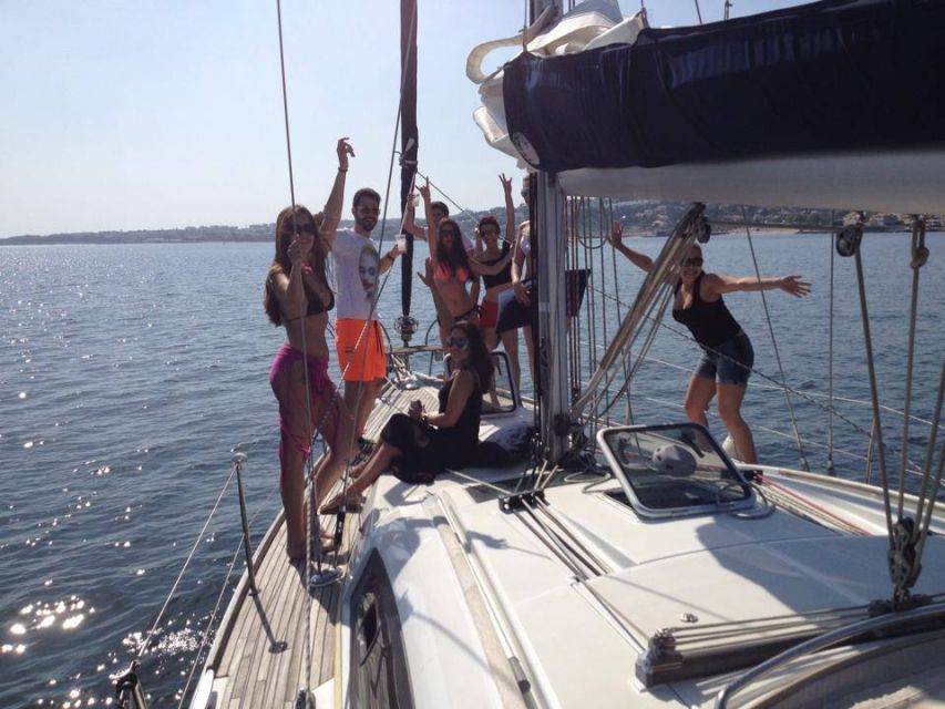 Lisbon 2H Private Tour by SAILBOAT / SAIL or POWER CATAMARAN - Why the Tagus is the right place to see Lisbon