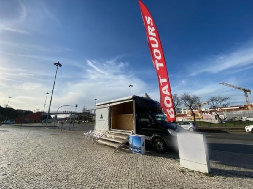 Lisbon 2H Private Tour by SAILBOAT / SAIL or POWER CATAMARAN - Starting near Belém Tower at Doca do Bom Sucesso