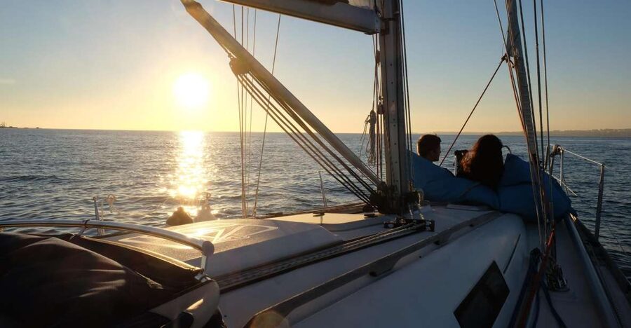 Lisbon: City Skyline Sailboat Cruise with Drink and Snacks - Belém Tower and the Monument to the Discoveries