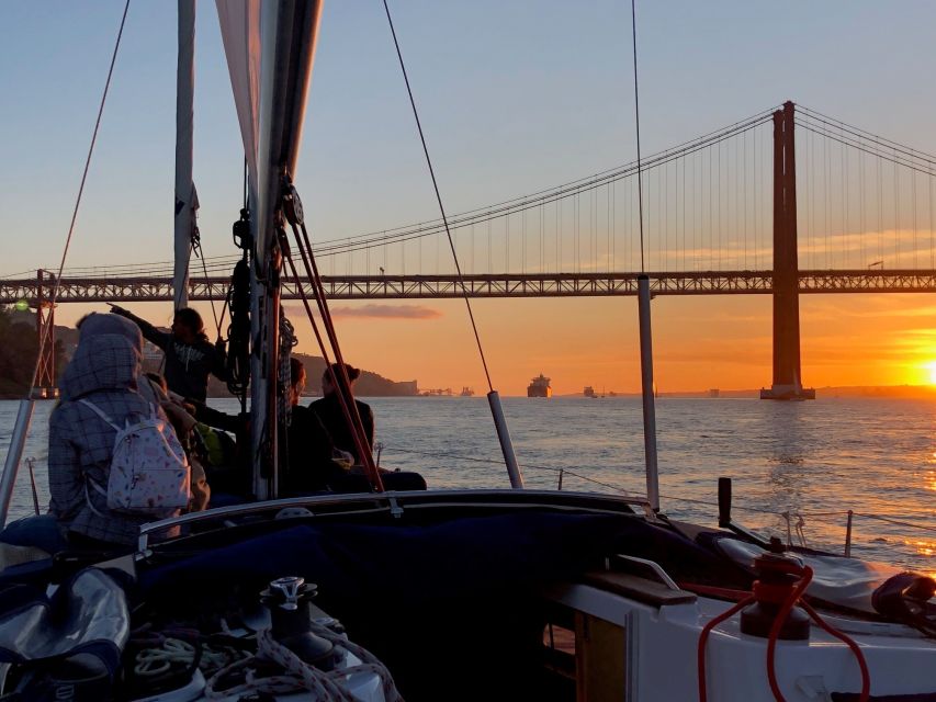 Lisbon: Enjoy a Sunset or Night Tagus River Sailboat Cruise - Sunset or nighttime: which should you choose?