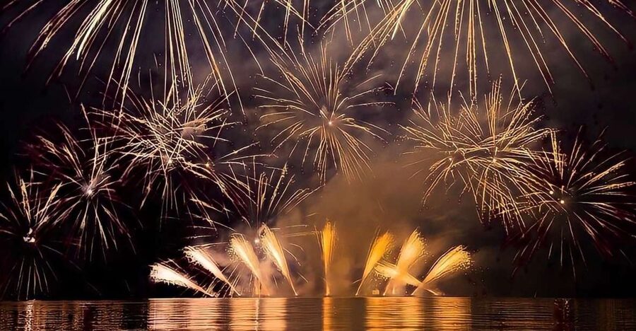 Lisbon: New Year’s Eve Fireworks Tagus River Sailing Cruise - Belém Tower and the Monument to the Discoveries
