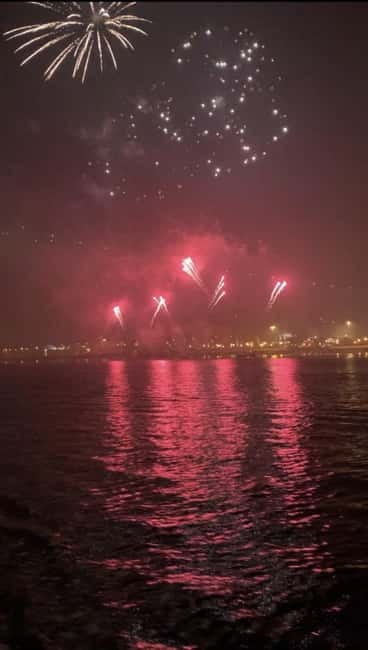 Lisbon:New Year's Eve on a Sailboat - The midnight view from the middle of the river