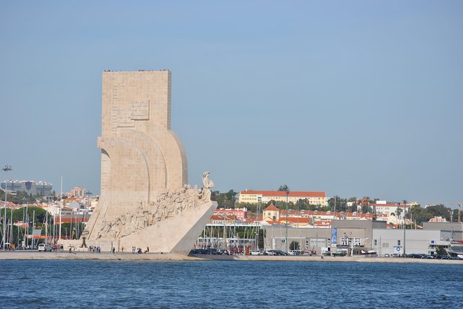 Lisbon New Years Eve Sailing Tour - Sailing past the Monument to the Discoveries