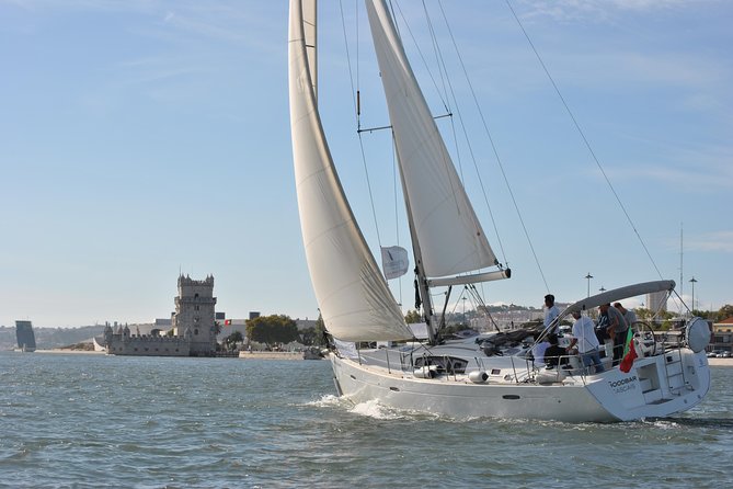 Lisbon New Years Eve Sailing Tour - Praça do Comércio and the old center