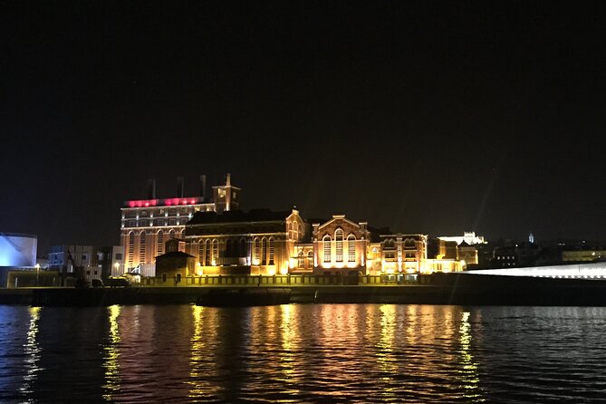 Lisbon Night Sailing Tour with a Drink- 2h Small Group Tour - Setting out from Doca de Belém