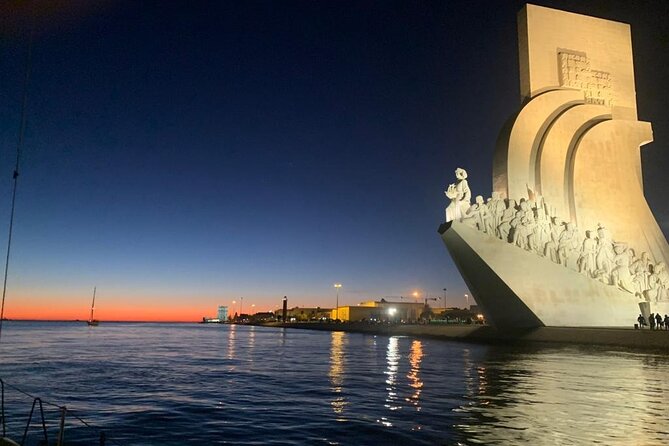 Lisbon Night Sailing Tour with a Drink- 2h Small Group Tour - Cacilhas and the Christ the King statue