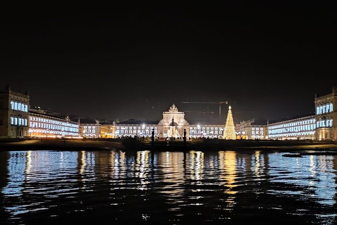 Lisbon Night Sailing Tour with a Drink- 2h Small Group Tour - Belém Tower and the Portuguese Discoveries Monument