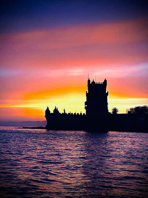 Lisbon On a Sailboat - Cultural Facts and Sailing Experience - At a Glance: What Makes This Sail Worth Considering