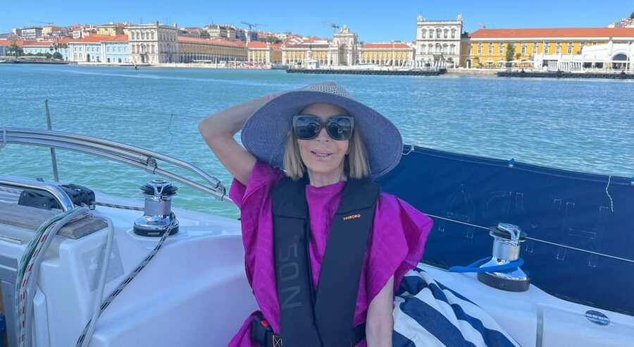 Lisbon: Private Boutique Boat Tour – Sail in Style - Starting at HYPAFAMILY and choosing your time