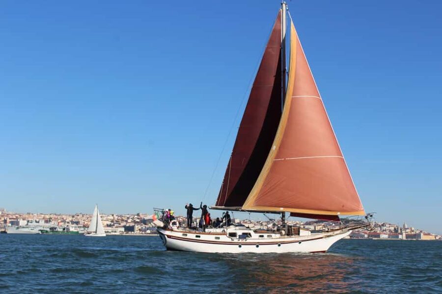 Lisbon: Private Party on a Vintage Sailboat - Setting sail from Doca de Espanhol