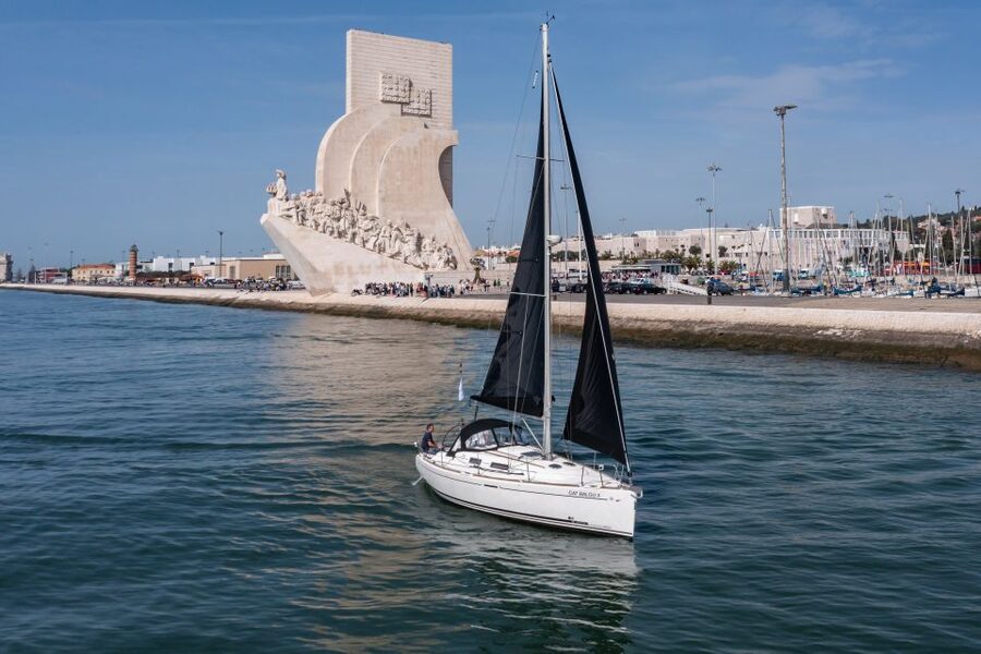 Lisbon: Private Sailboat Tour on the Tagus at Sunset - Should you book the Lisbon sunset sail?