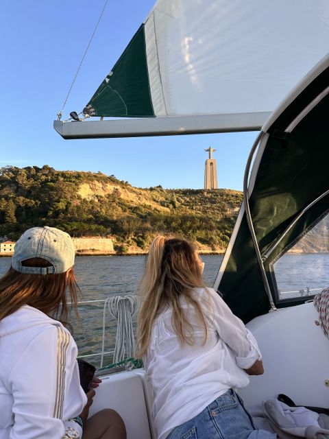 Lisbon: Private sailboat tours on Tagus River - Christ the King and the sunset finish