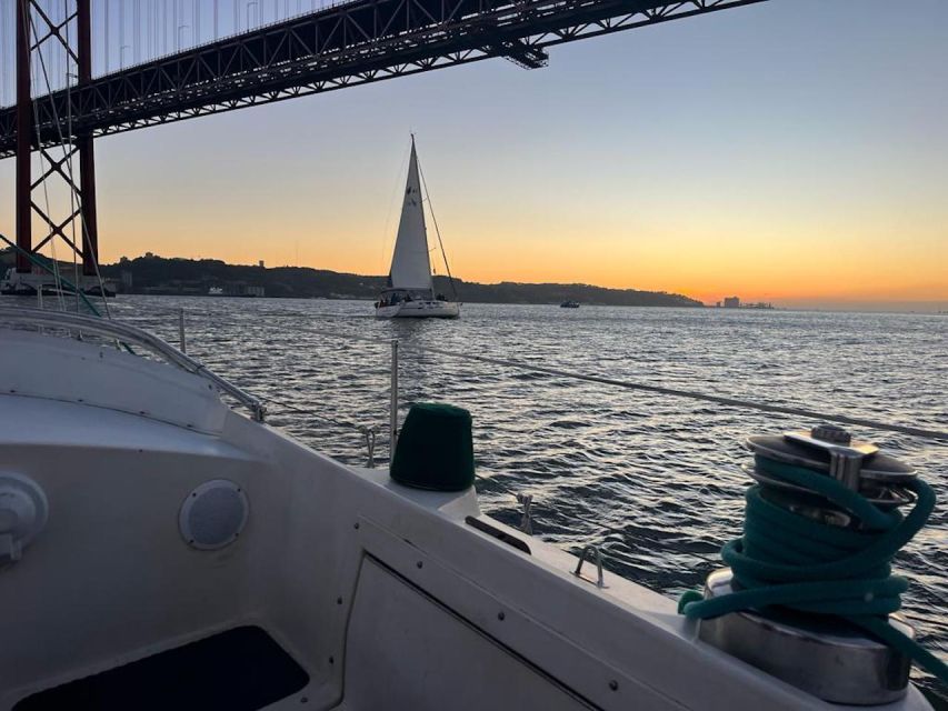 Lisbon: Private Sailing City & Sunset Tour - Christ the King Across the Water