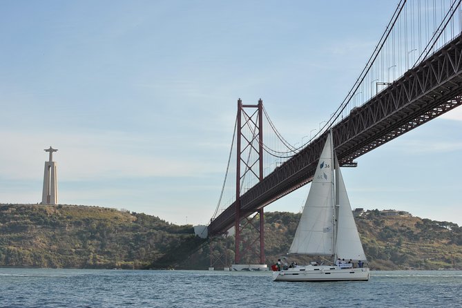 Lisbon Private Sailing Cruise, drink included (options: 2h, 3h, 4h, 6h or 8h) - Choosing between two and eight hours