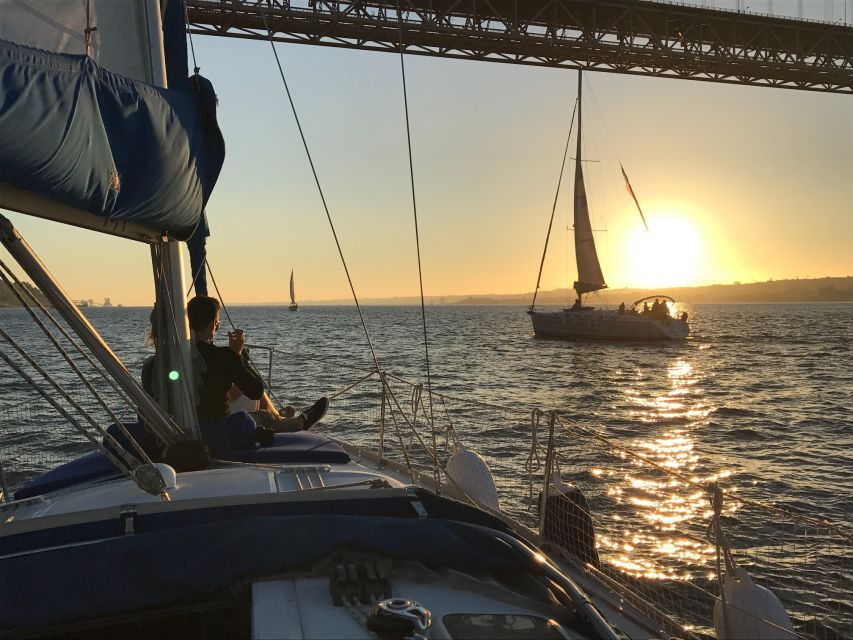 Lisbon: Private Sunset Sailing Tour with Champagne - Setting out from Belém beside the Tagus