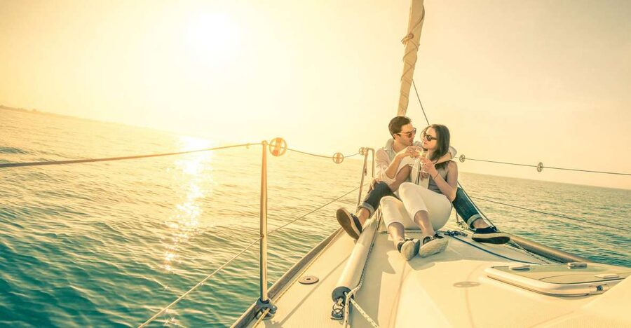 Lisbon: Private Sunset Sailing Tour with Champagne - The 25 de Abril Bridge and Cristo Rei